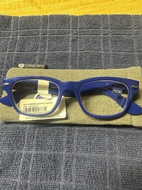 Peepers Blue Reading Glasses +2.50